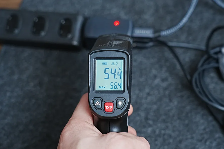 本体も54°でかなり暑い