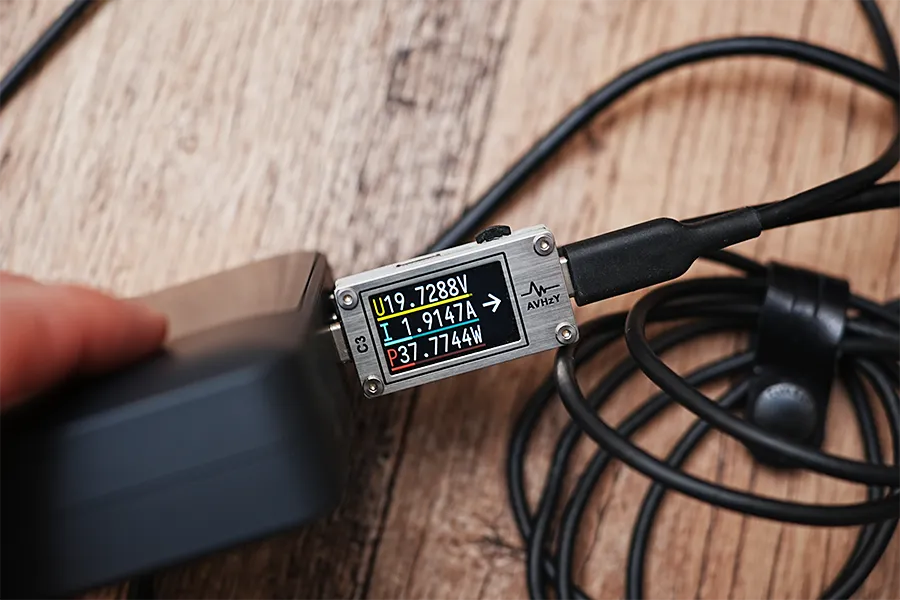 3台同時充電時は各ポートに65W