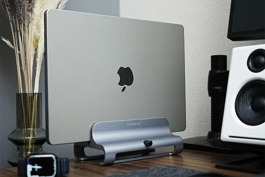 Mac1つ収納するなら昔のバーティカルスタンドでいい