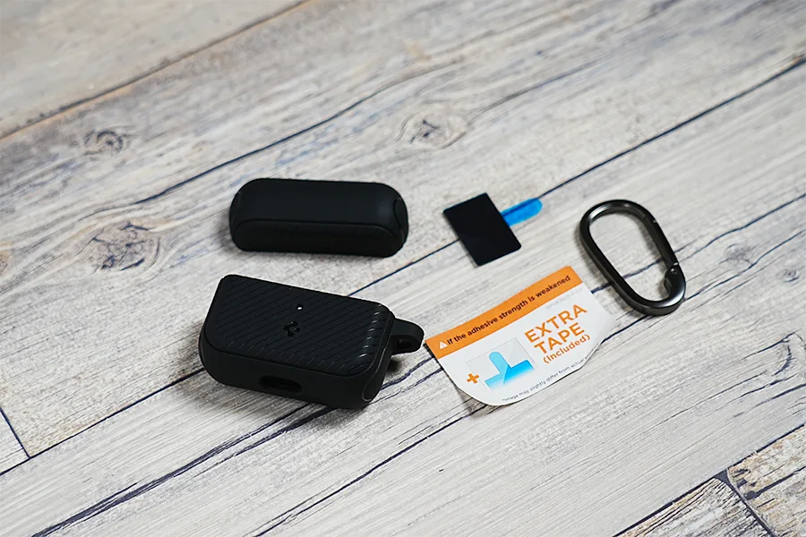 AirPods Pro ケース Spigen マグ・アーマーの付属品たち