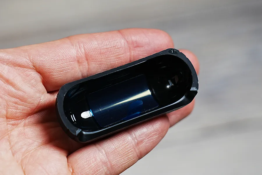 AirPods Pro ケース Spigen マグ・アーマーの蓋内側