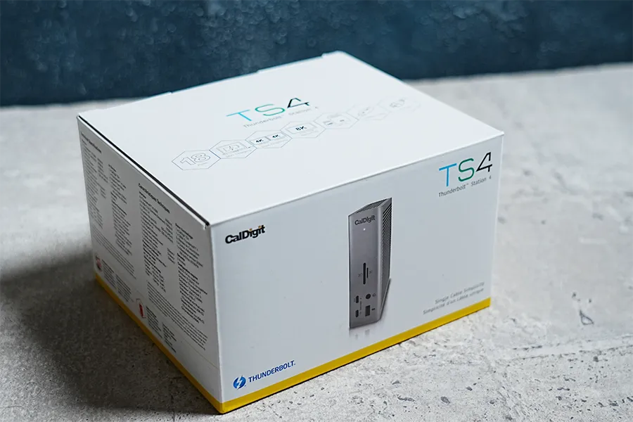 CalDigit TS4パッケージ