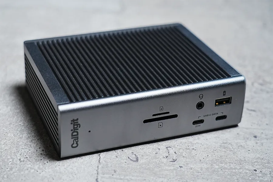 CalDigit TS4ハブ 6-in-1 の前面デザイン