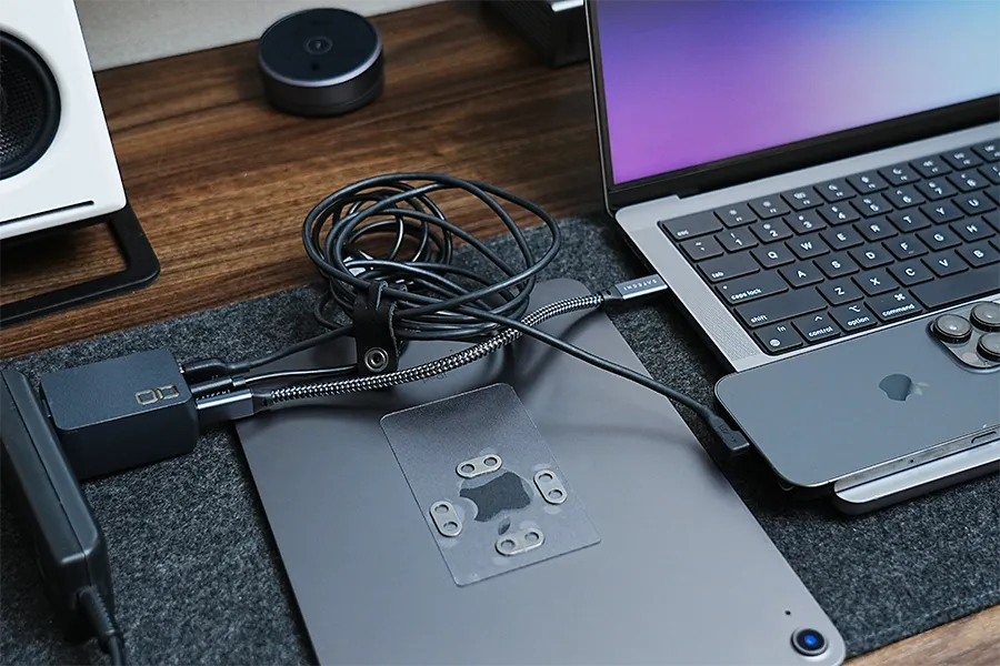 USB-C1と2とUSB-AでMacBook・iPad・iPhoneをじゅうでん