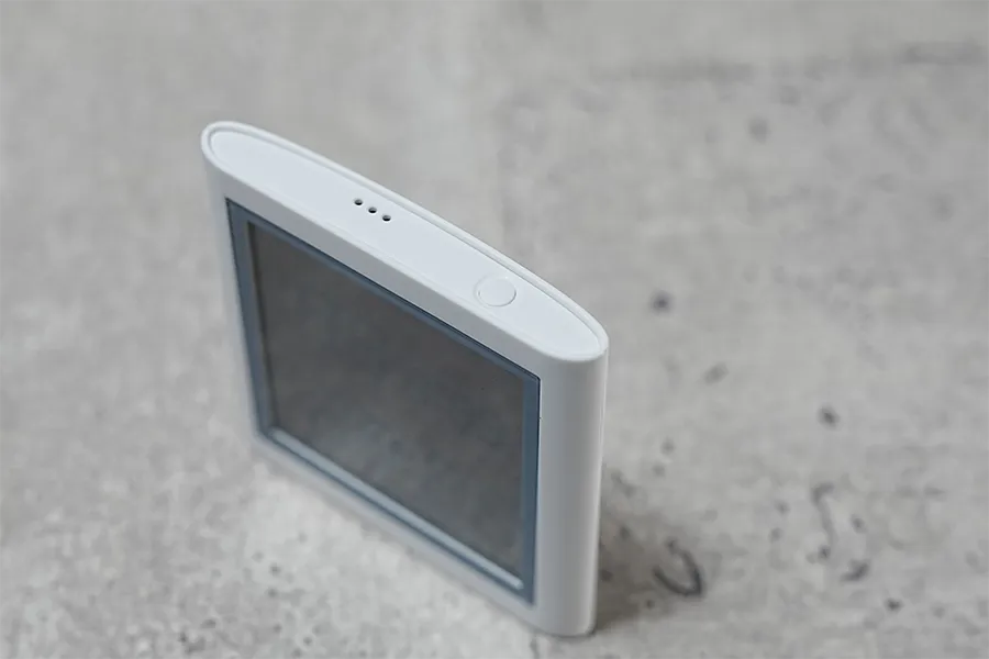 smalia スマート温湿度計電源ボタン