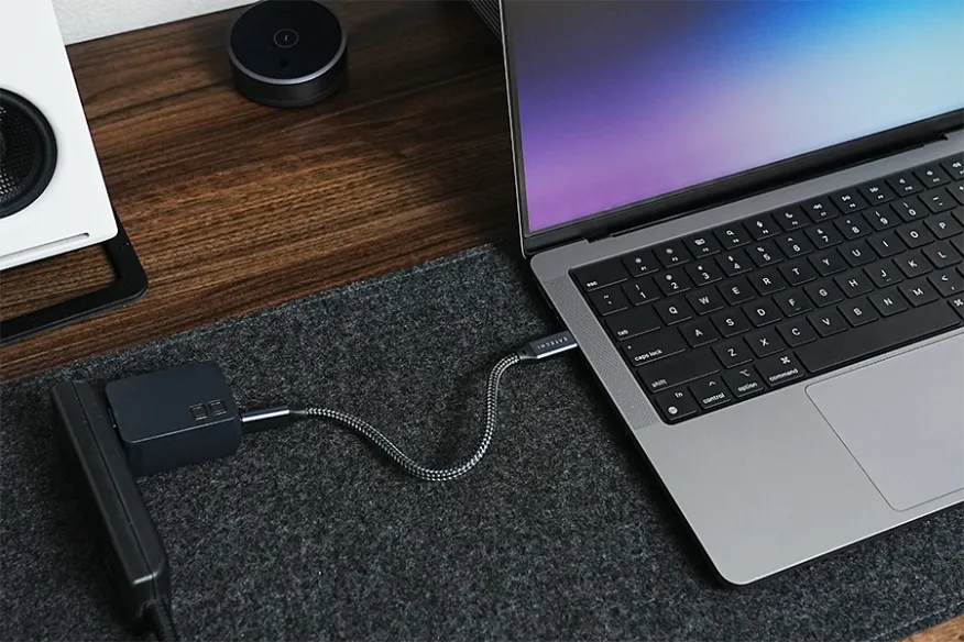 USB-C1 でMacBook充電