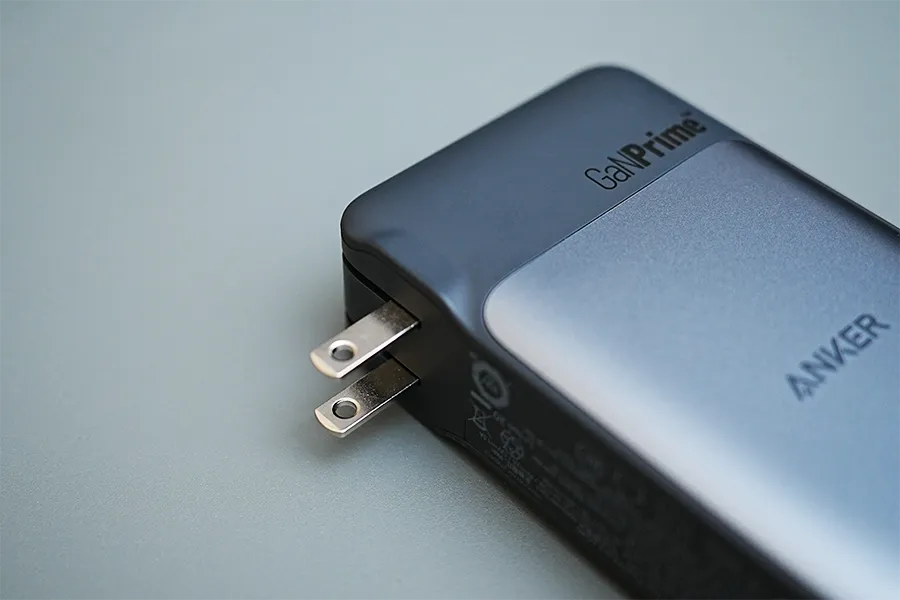 Anker733 PowerBank(GaNPrime PowerCore 65W)プラグ出した状態