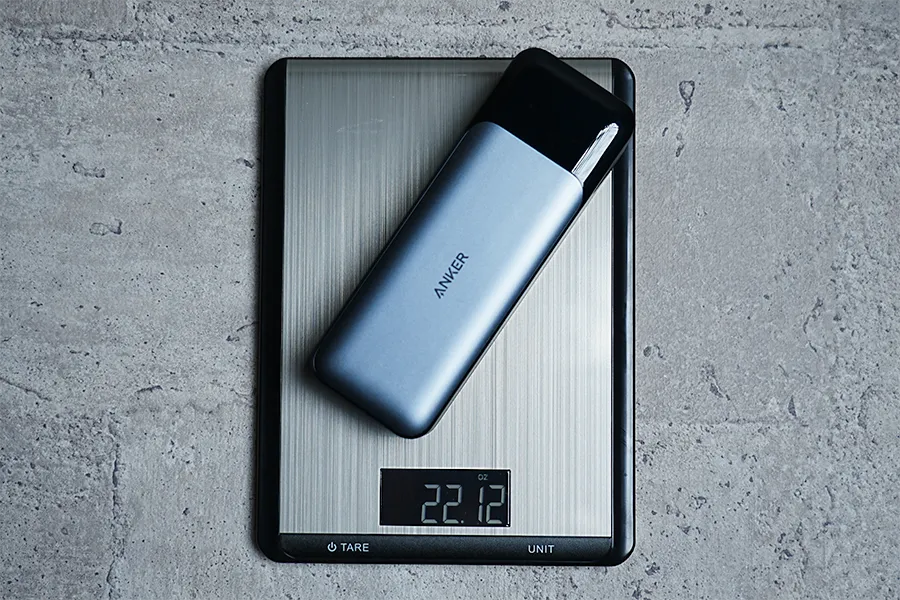 Anker 737 Power Bank (PowerCore 24000) の重量