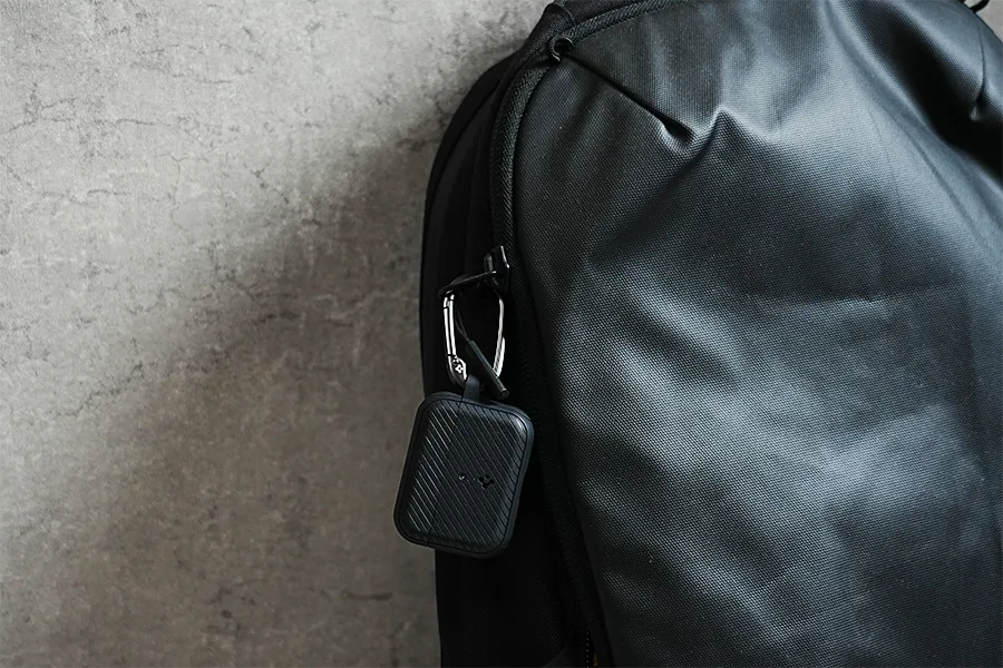 AirPods Pro ケース Spigen マグ・アーマーバッグにも装着可能