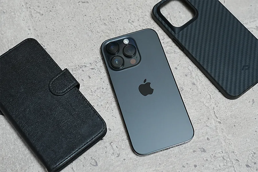 iPhoneも?男のスマホケースはダサい?ダサいと言われる手帳型ケースや透明ケースやその理由