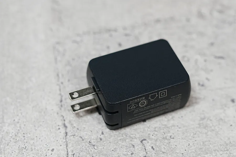 CIO NovaPort TRIO 65W3Cのプラグ出た状態