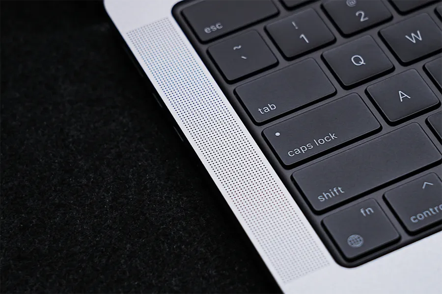 M2 Pro MacBook Proのスピーカー左