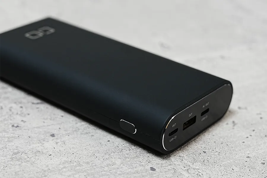 CIO SMARTCOBY TORIOのポート側面