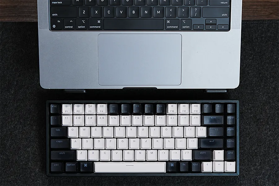 Twelve South Curve for MacBookは外部キーボード必須