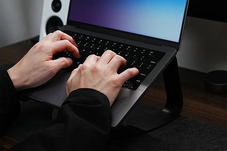 直接打ち込みは厳しいのでキーボード必須