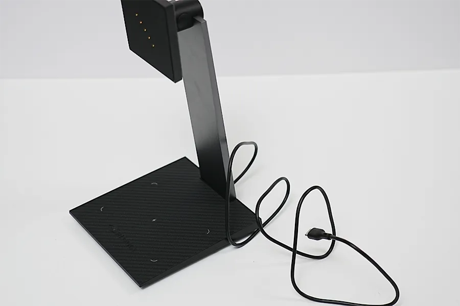 ケーブルを繋げば充電可能