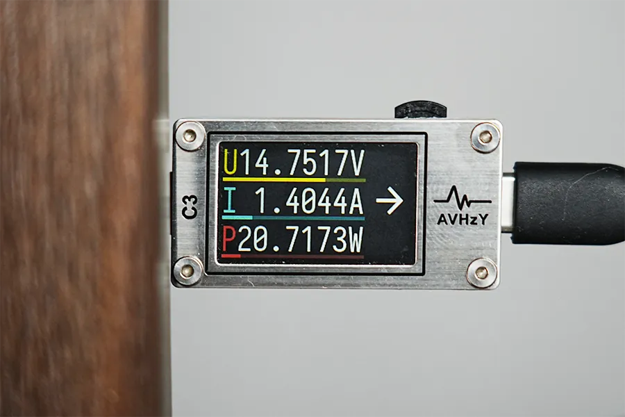 スタンドは0W充電