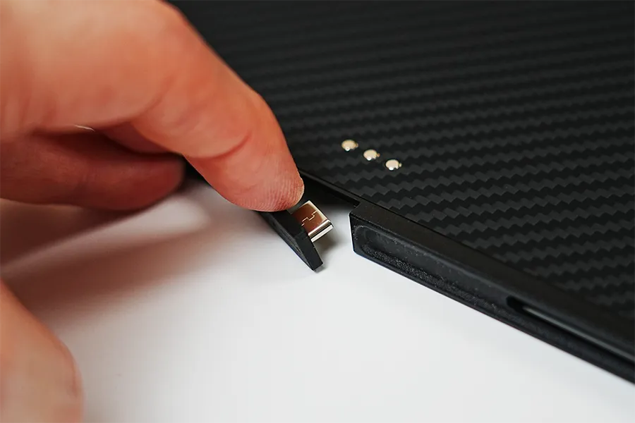 USB-Cポートをくっつける部分