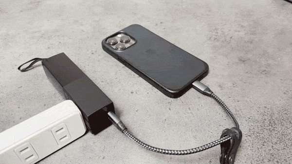 充電器とモバイルバッテリーとして使える