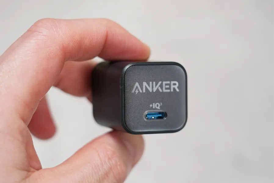 Anker 511 Charger（nano 3 30W）の表面