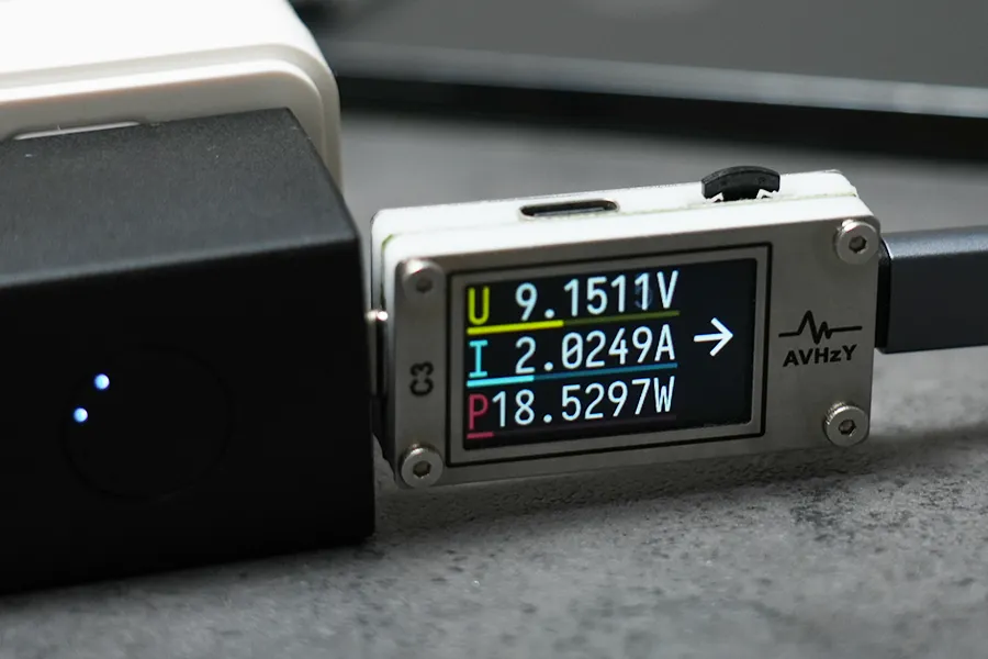 Anker 511 Power Bank (PowerCore Fusion 5000)で充電器状態で充電は18W