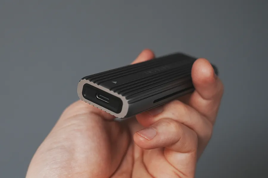 Satechi USB-C M.2 SSDケースは厚み14mm