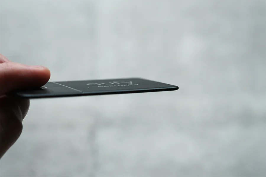 Anker Eufy (ユーフィ) Security SmartTrack Card (紛失防止トラッカー) の厚みはクレカレベル