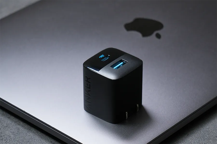 Anker 323 Charger (33W)レビュー｜USB-C・USB-A2ポートで合計33Wの小型急速充電器