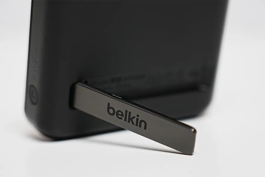 Belkin BoostCharge Magnetic Wireless Battery 5000のロゴ部分