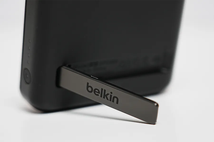 Belkin BoostCharge Magnetic Wireless Battery 5000のロゴ部分