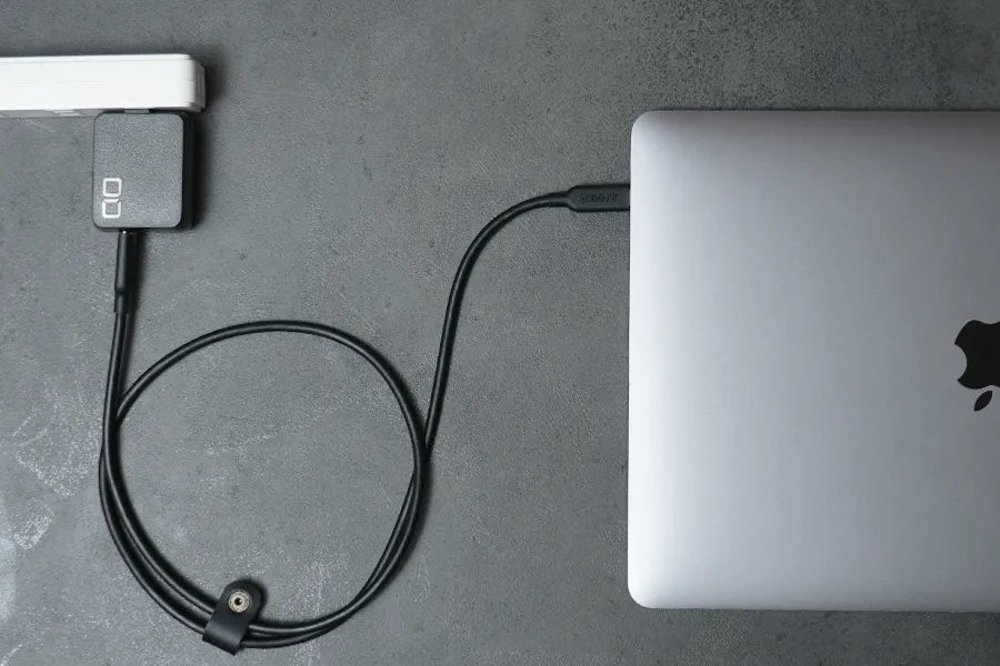 MacBook Pro の出力計測