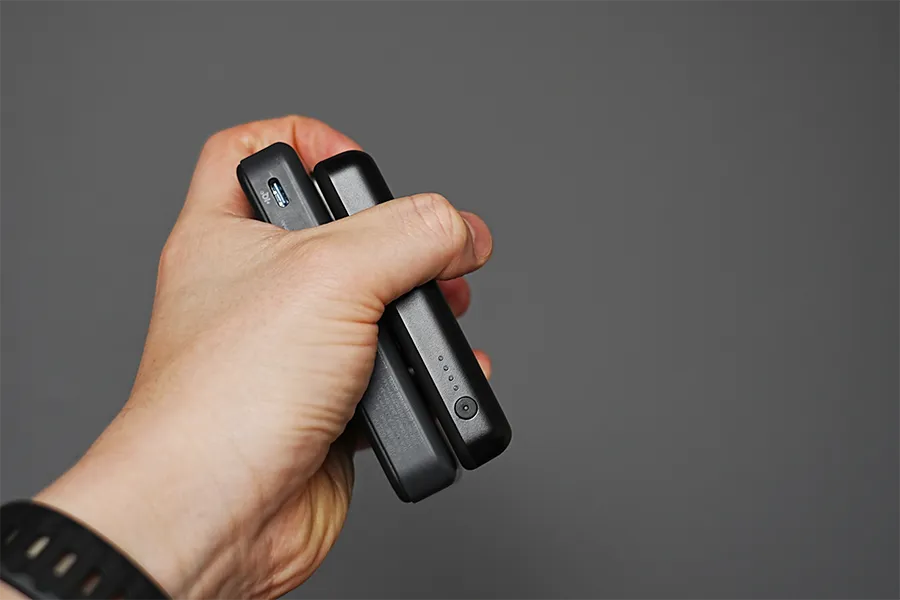 MagSafeモバイルバッテリーに必要な機能全部盛りの持ち運びやすさ