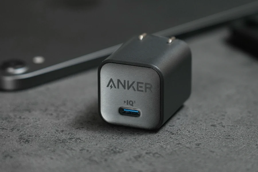 Anker 511 Charger（Nano 3, 30W）レビュー｜Anker初の折りたたみプラグ式の30W USB-C急速充電器（PD・PPS対応）