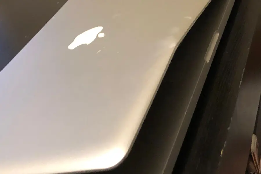 MacBook Proの事故 割れ