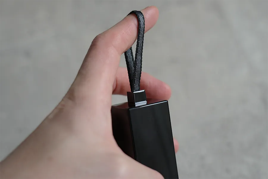 Anker 511 Power Bank (PowerCore Fusion 5000)のストラップ部分