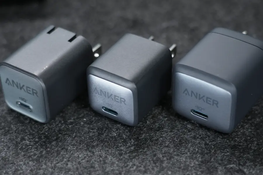 Anker 30W充電器　比較