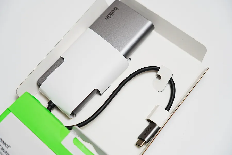 Belkin Connect USB-C 7-in-1 マルチメディアハブのケーブル収納した状態