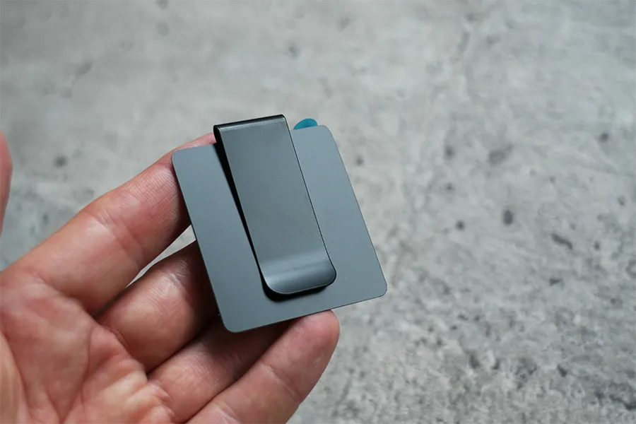 Anker Eufy (ユーフィ) Security SmartTrack Card (紛失防止トラッカー) のクリップ表側