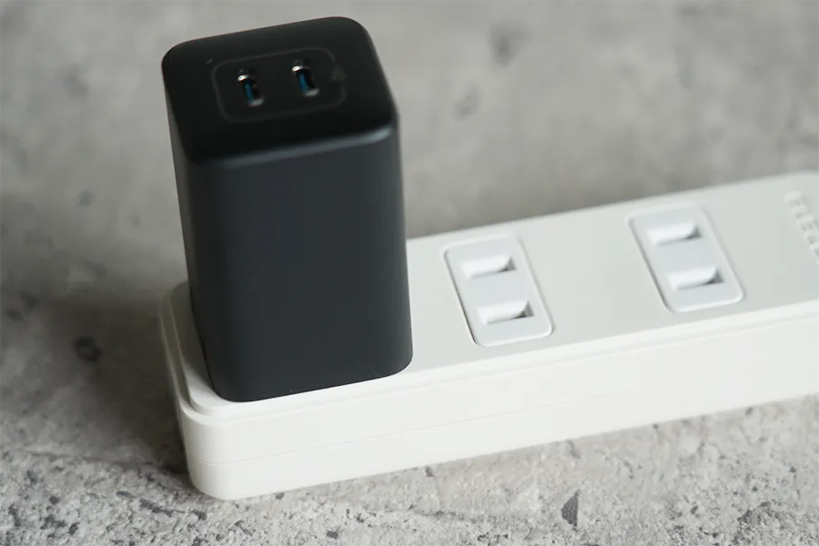 Anker 523 Charger (Nano 3, 47W)をコンセントに差し込んだ状態