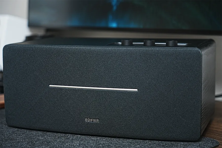 EDIFIER D12はデスクでも使いやすい