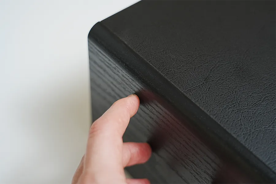EDIFIER D12の側面が木材