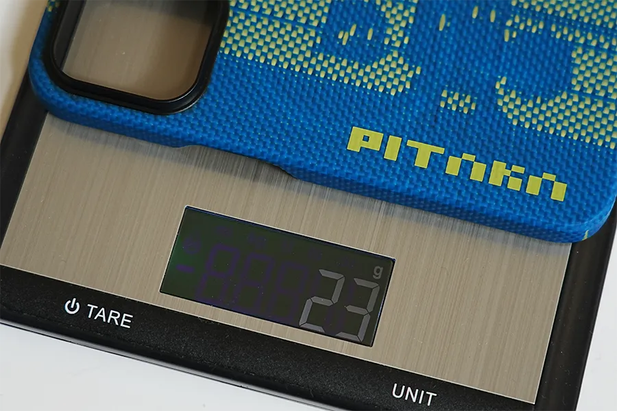 ケースは極軽で23g