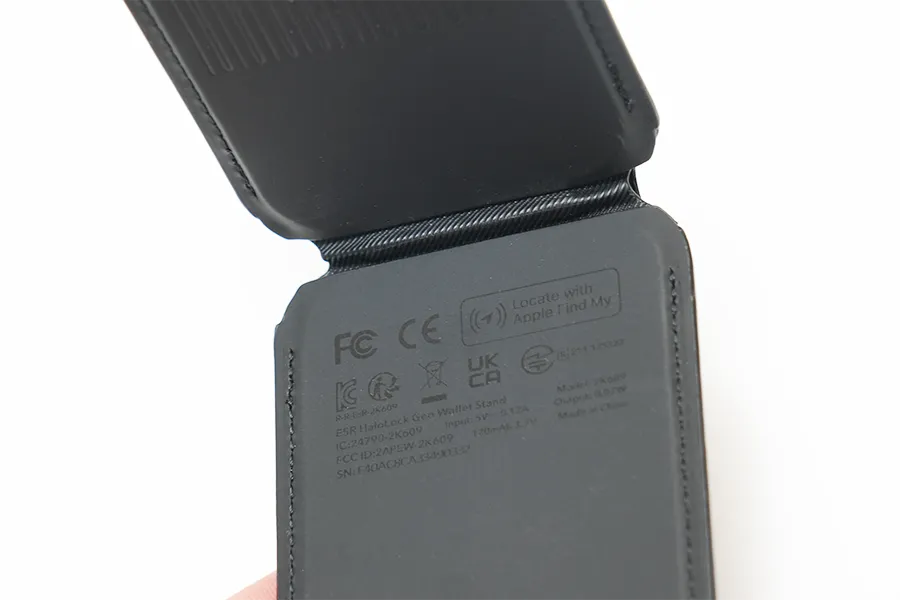 ESR MagSafe対応Geo Walletの内側素材