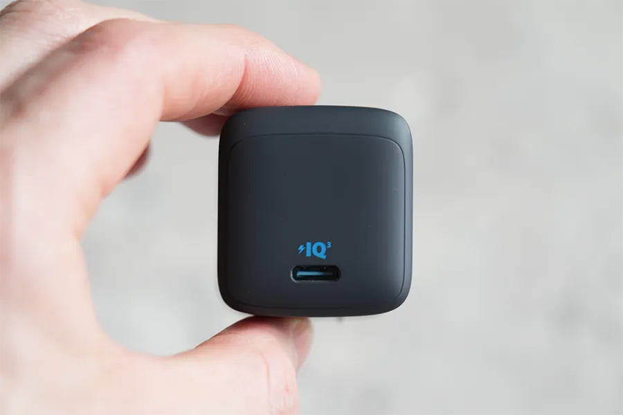 Anker 313 Charger (Ace, 45W)のポート面
