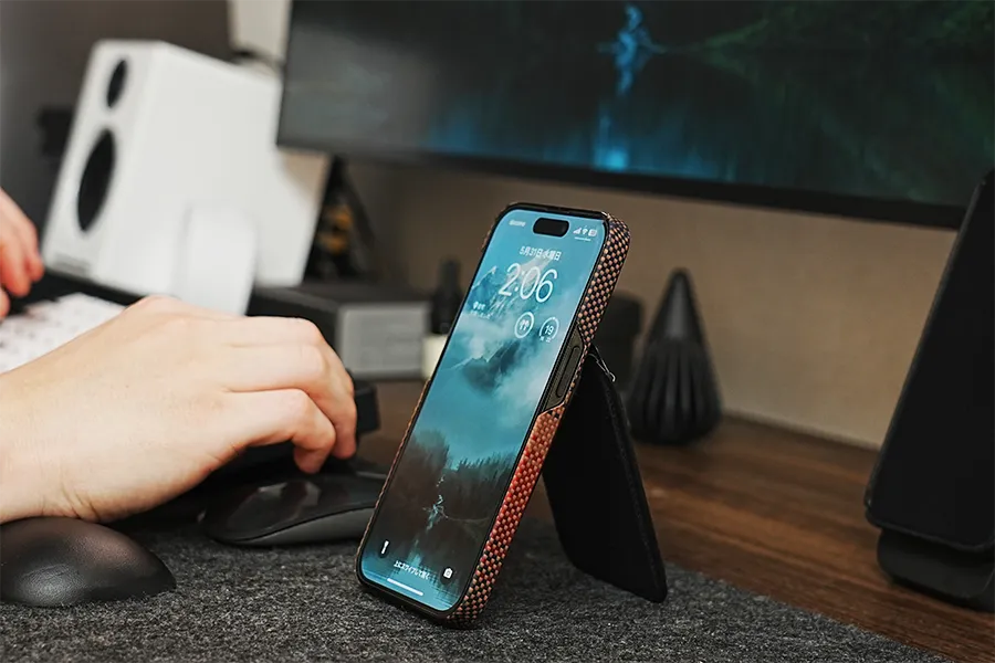 iPhoneをスタンドで使用