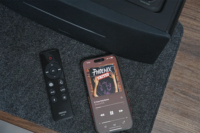 EDIFIER D12はリモコンが便利