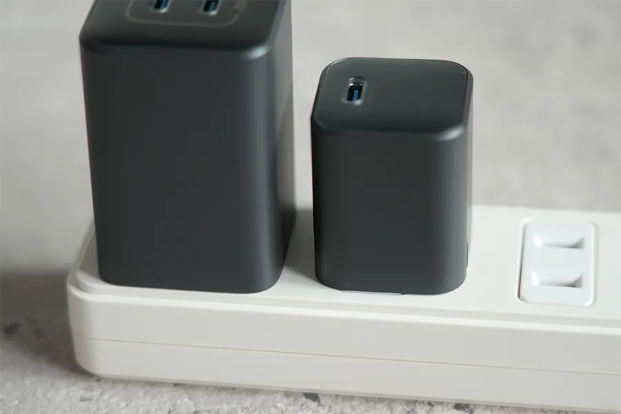 Anker 523 Charger (Nano 3, 47W)と30W充電器なら超余裕