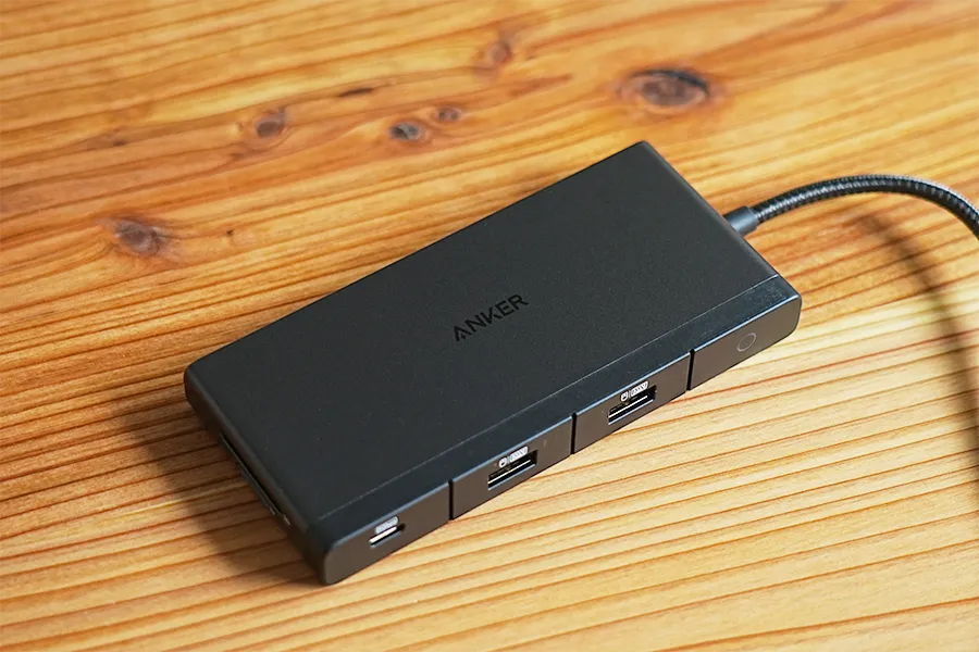 Anker 552 USB-C ハブ 9-in-1 4K HDMIの本体ボディ表面