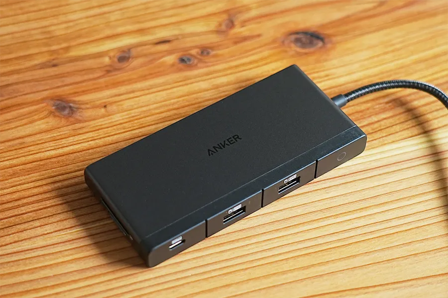 Anker 552 USB-C ハブ 9-in-1 4K HDMIの本体ボディ表面