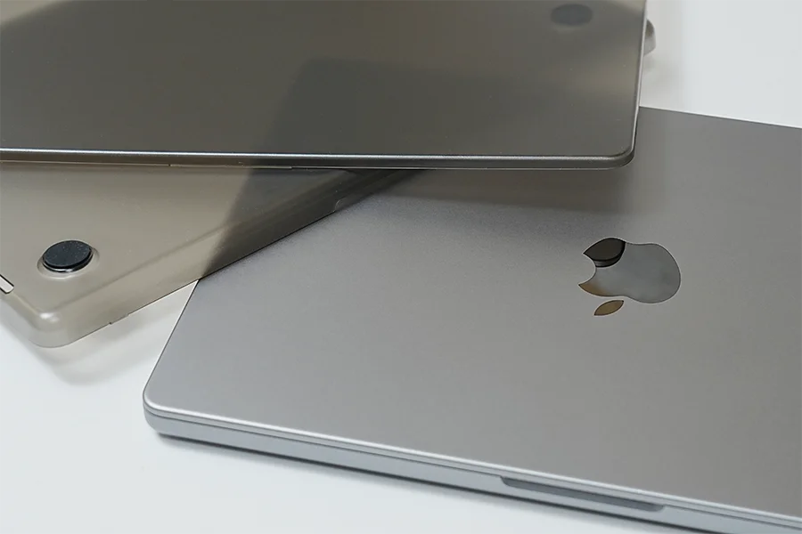 MacBook Proにケース装着する